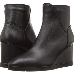 Aquatalia Women's Judy Tumbled Calf Ankle Boots
